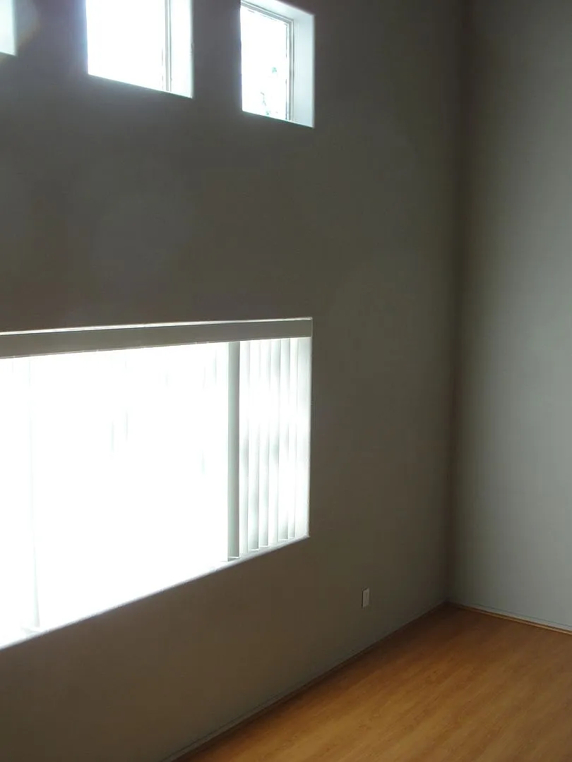 Perfect Roommate Townhouse — Photo 3