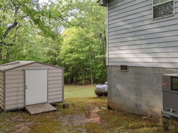 573 Squaw Ridge Rd, Eclectic, AL 36024