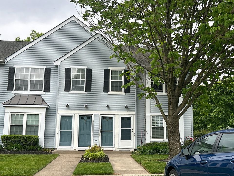 1st image of 916 Lindsley Ct