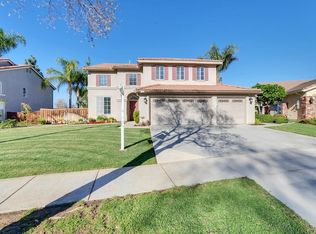 149 Pearwood Ln, Corona, CA 92882