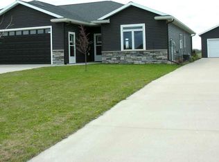 530 S Randolph St, Stacyville, IA 50476