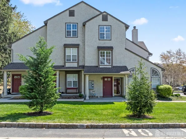 2305 Commons At Kingswood Dr, East Brunswick, NJ 08816