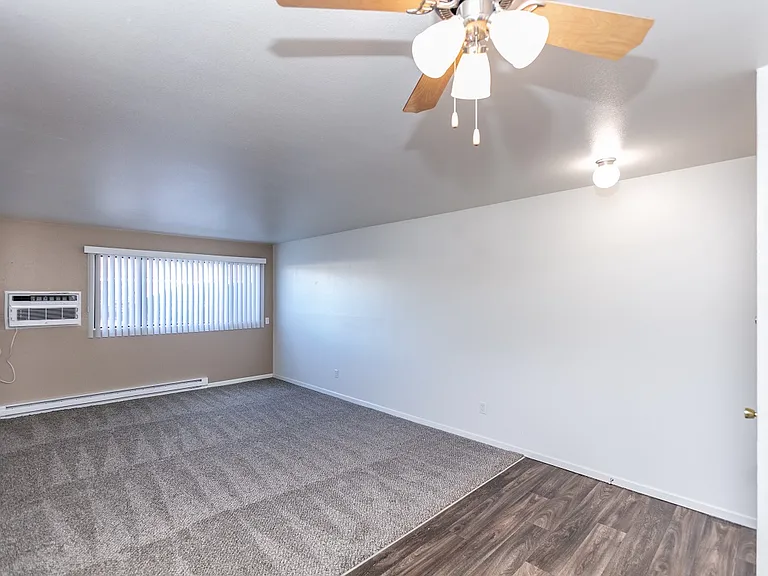 Foxhill Apartments — Photo 73