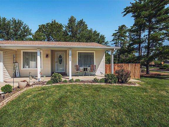 3rd image of 12203 Oakwilde Ct