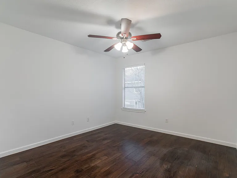 226 Blushwood Pl — Photo 36