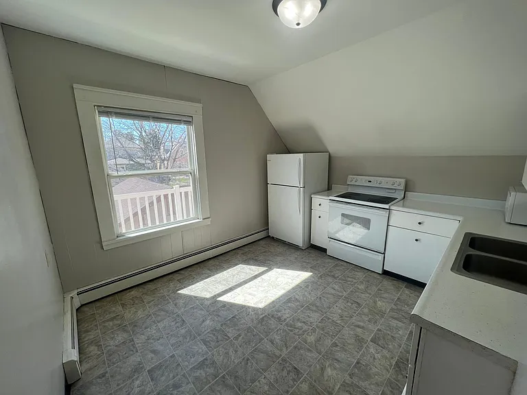 927 S Spring Ave #4 — Photo 5