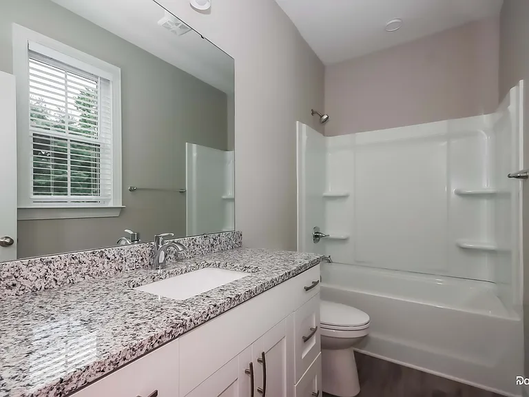 124 Gregory Rd — Photo 6