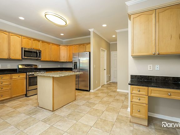 3rd image of 7070 Windrift Ct