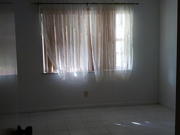 5th image of 5812 Summerfield Ct #48B