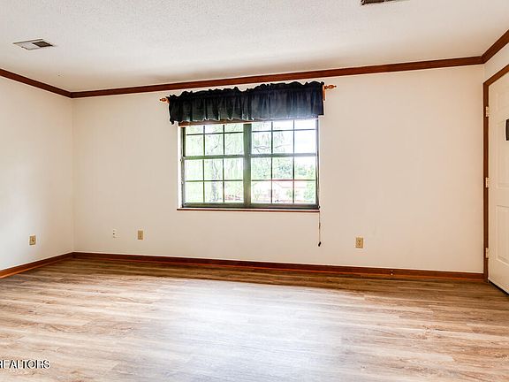3rd image of 810 Highland Dr APT 1404