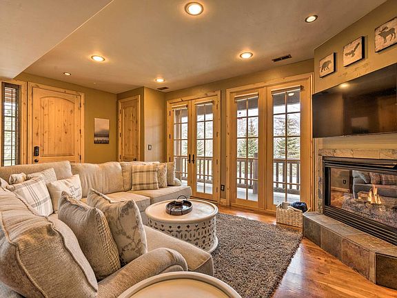 4th image of 3027 Lower Saddleback Rd