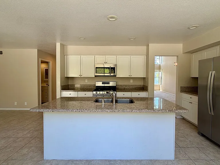 3366 Waterford Dr — Photo 15