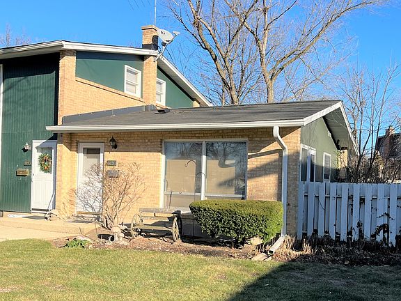 2nd image of 1891 Willow Hill Ct