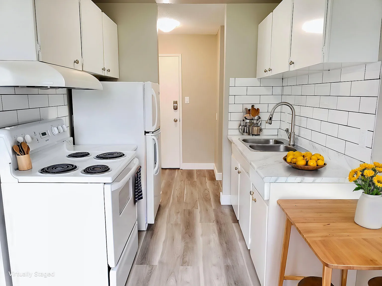 Cambridge Manor Apartments — Photo 1