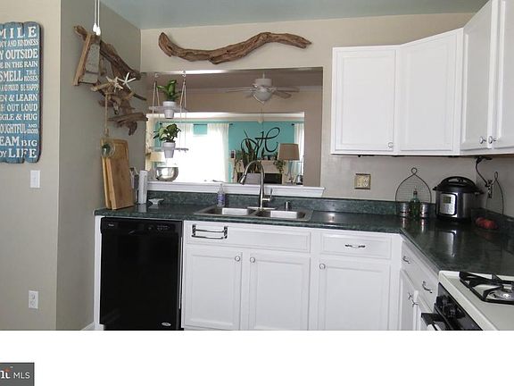 5th image of 731 Marian Dr