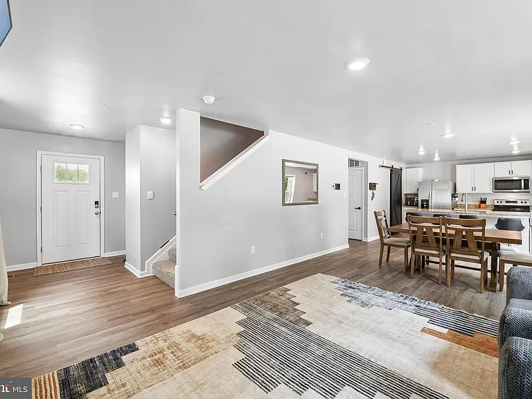 1030 Merry Elm Ln — Photo 7