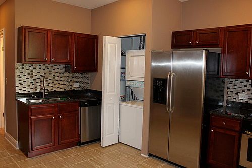 4th image of 838 N Wolcott Ave APT 1