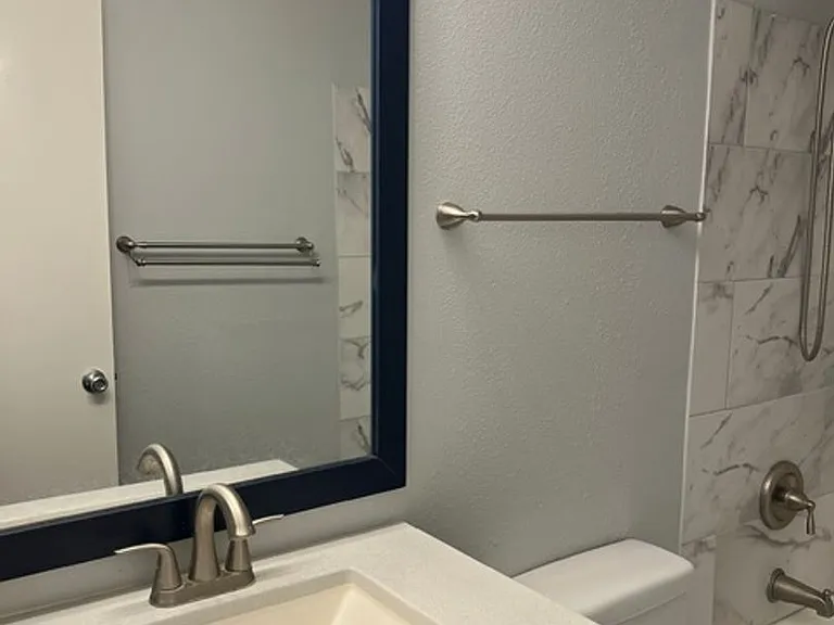 155 N Bitterbush St #B — Photo 8