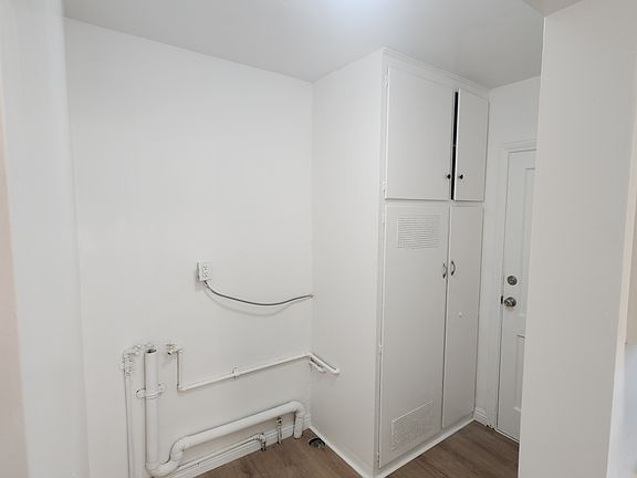 5th image of 1012 S Sycamore Ave