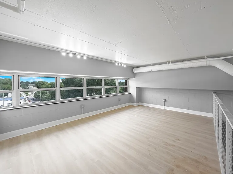 Industrial Arts Loft Building — Photo 29