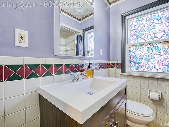 3rd image of 21145 Beechwood Ave
