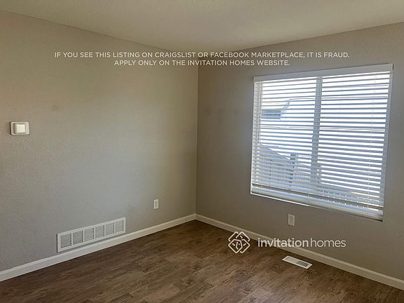 3rd image of 3289 Blue Grass Cir