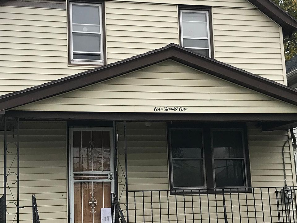 1st image of 121 Hastings Ave