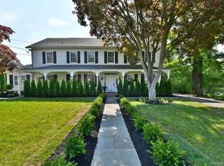 1415 Old Northern Blvd #1S, Roslyn, NY 11576