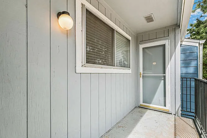 2380 E Geddes Ave #B — Photo 6
