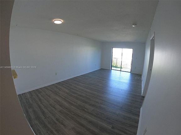 3rd image of 950 Euclid Ave APT 202