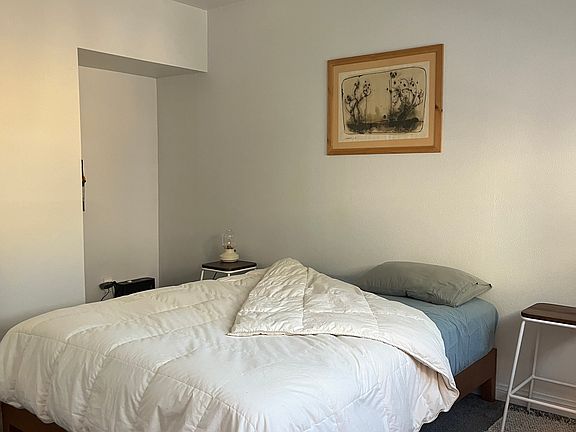 5th image of 3060 Hawthorn St