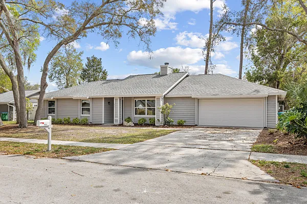 321 Ferdinand Dr — Photo 1