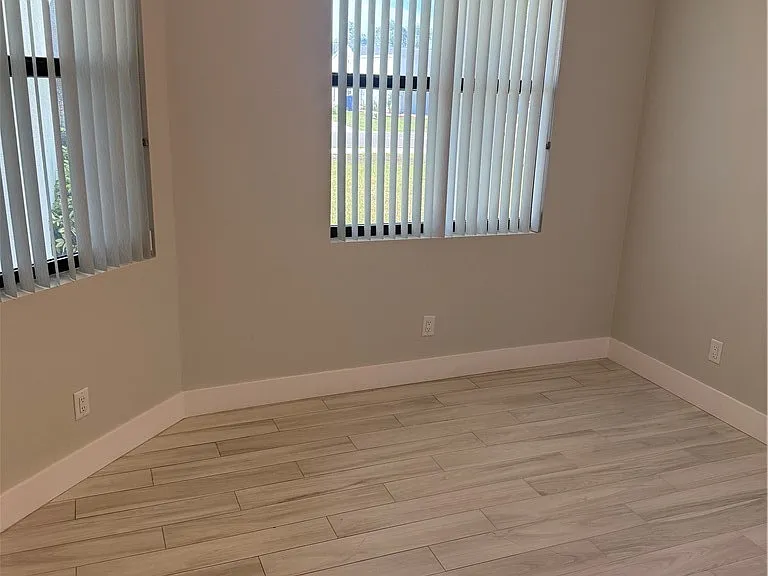 5442 Granada Blvd — Photo 11