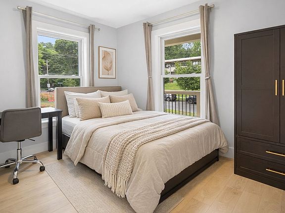 4th image of 210 Delaware Ave APT 3