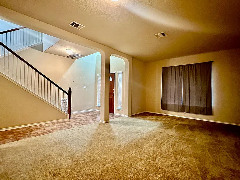 786 San Mateo — Photo 13