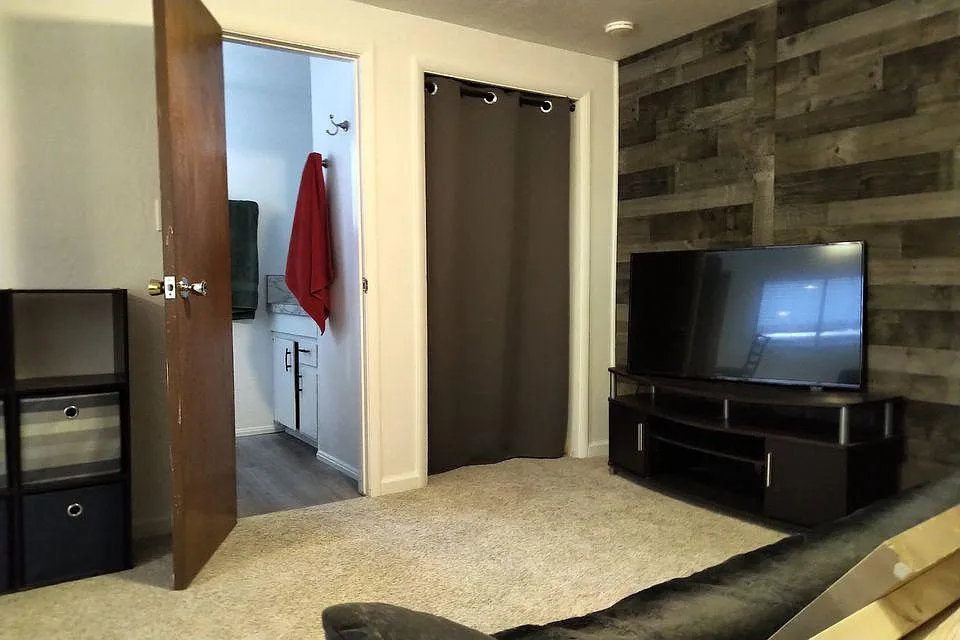 874 Lapham Dr — Photo 4