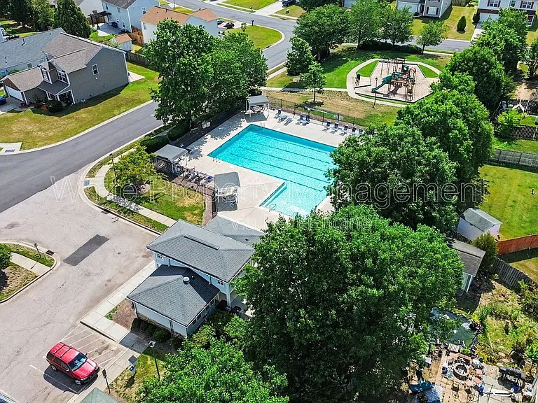 1820 Meadow Crossing Dr — Photo 30