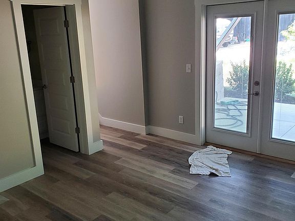 5th image of 1363 Hamilton Ave