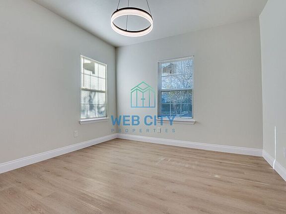 4th image of 4900 Leland Ave