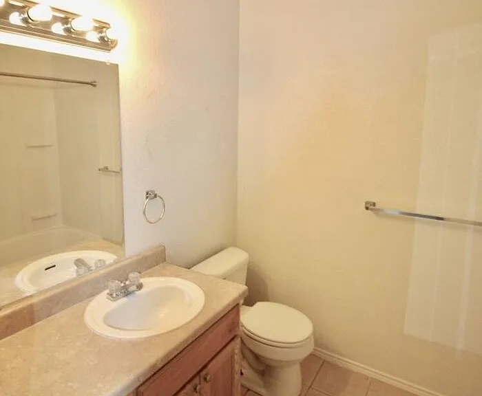 114 Collett Ct — Photo 15