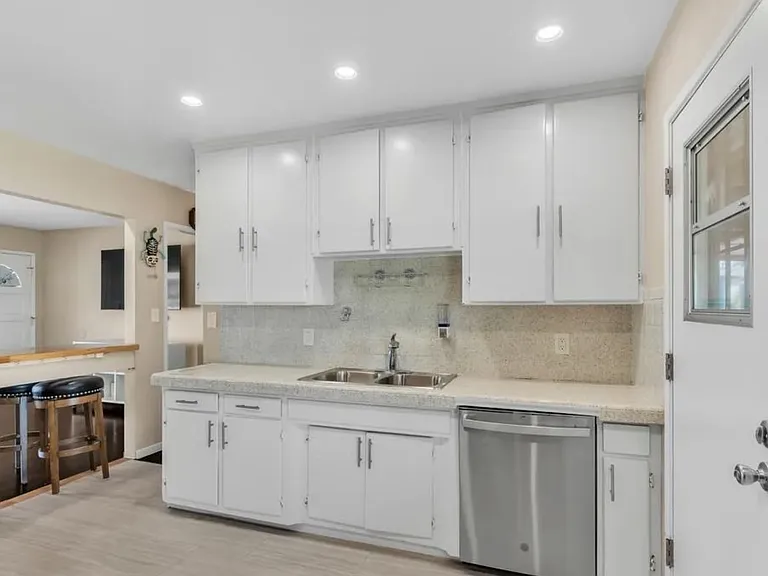 7722 Linda Vista Rd — Photo 1