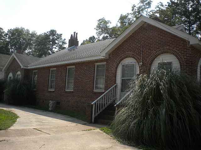 1st image of 901 Reynolds Ave