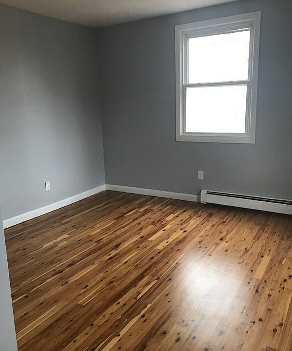 2nd image of 471 Cumberland Ave APT 12
