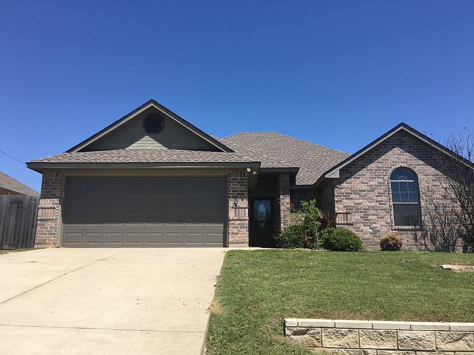 1st image of 3204 Estate Dr