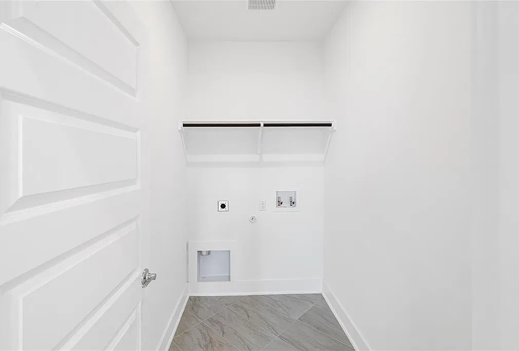 3 bed, 2.5 bath, 1742 sqft, $2,550 — Photo 3