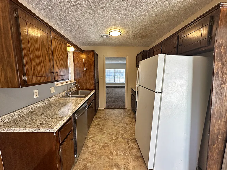 419 Sunrise St — Photo 9