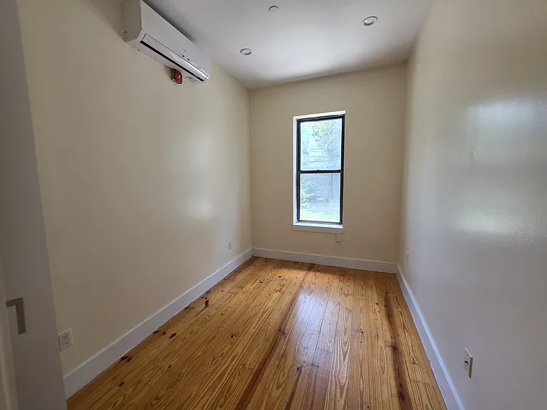 570 Evergreen Ave #2D — Photo 7