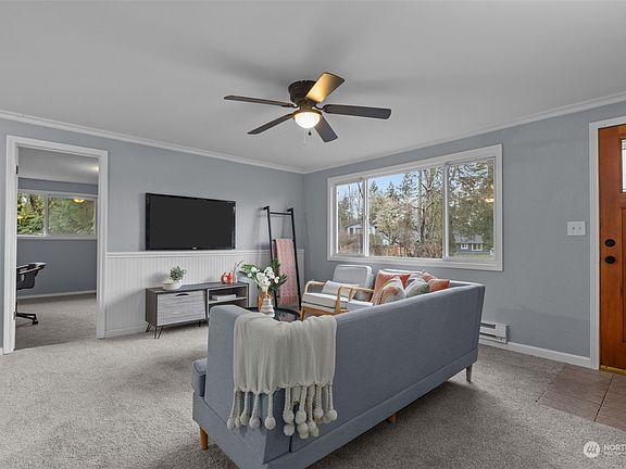 4th image of 4626 143rd Street E