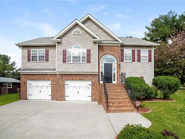 3000 Springhaven Dr, Winston Salem, NC 27103