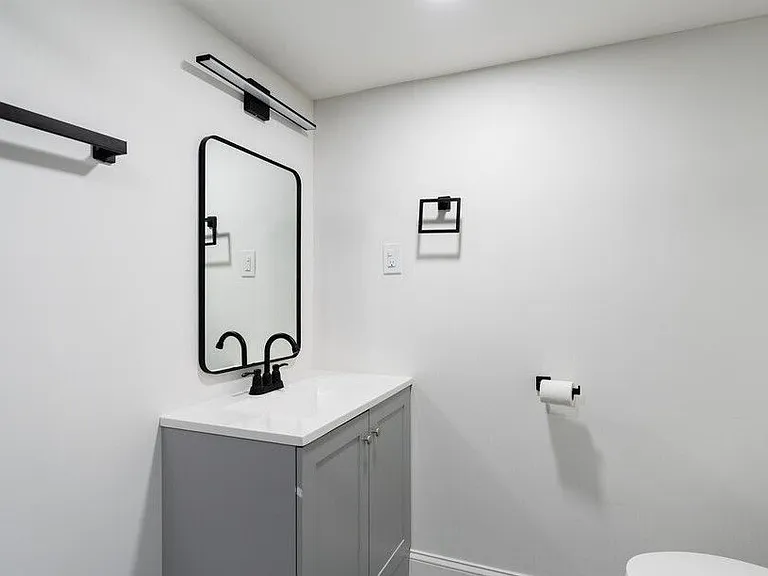 Bathroom-Renovated (1BD, 1BA 500SF)